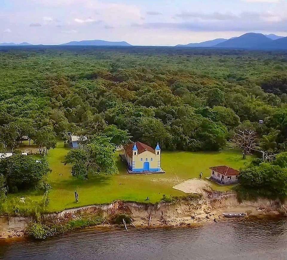 Uma vila fantasma do tempo da monarquia no litoral paranaense